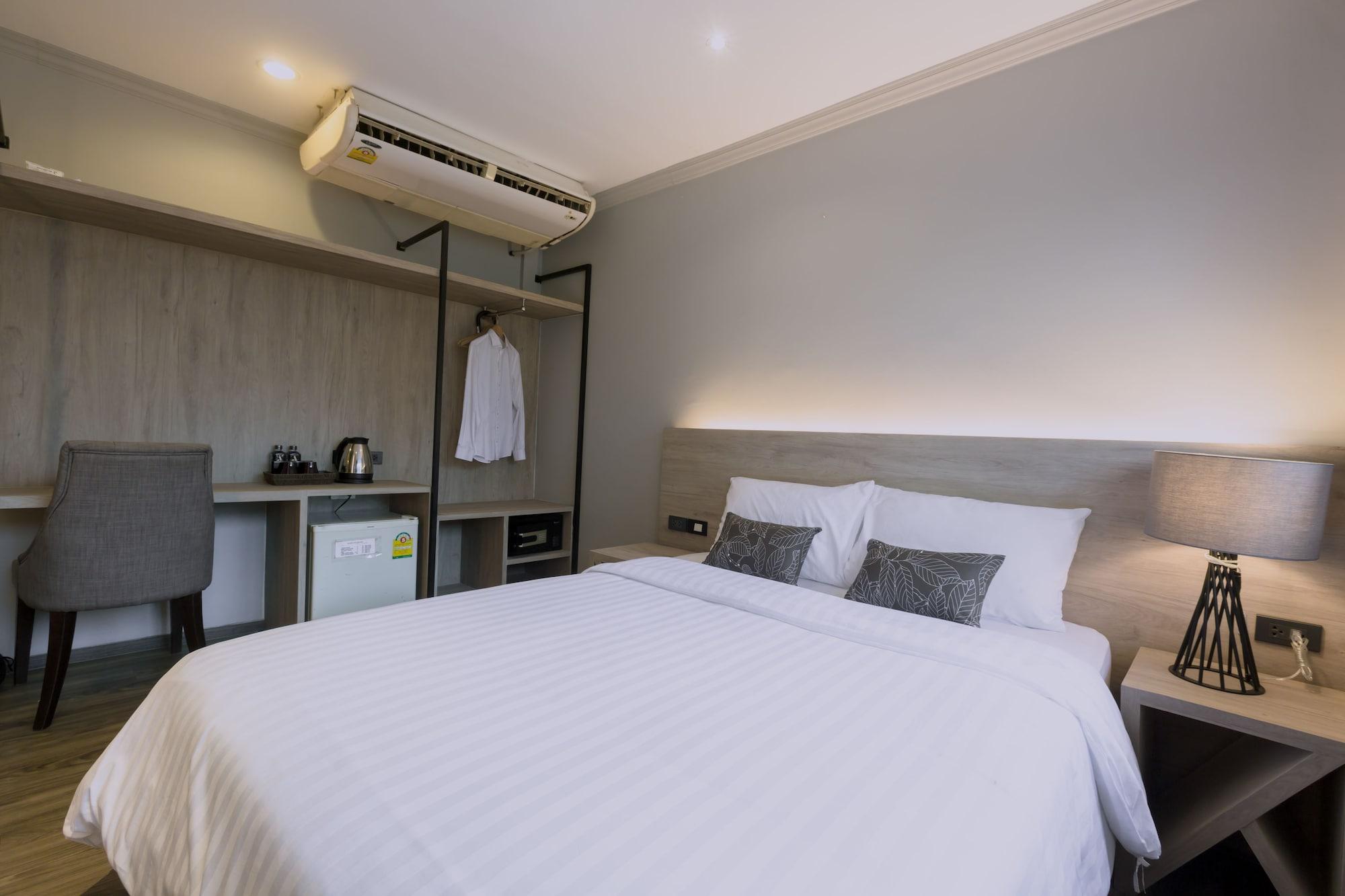Khách sạn Maxim's 3*