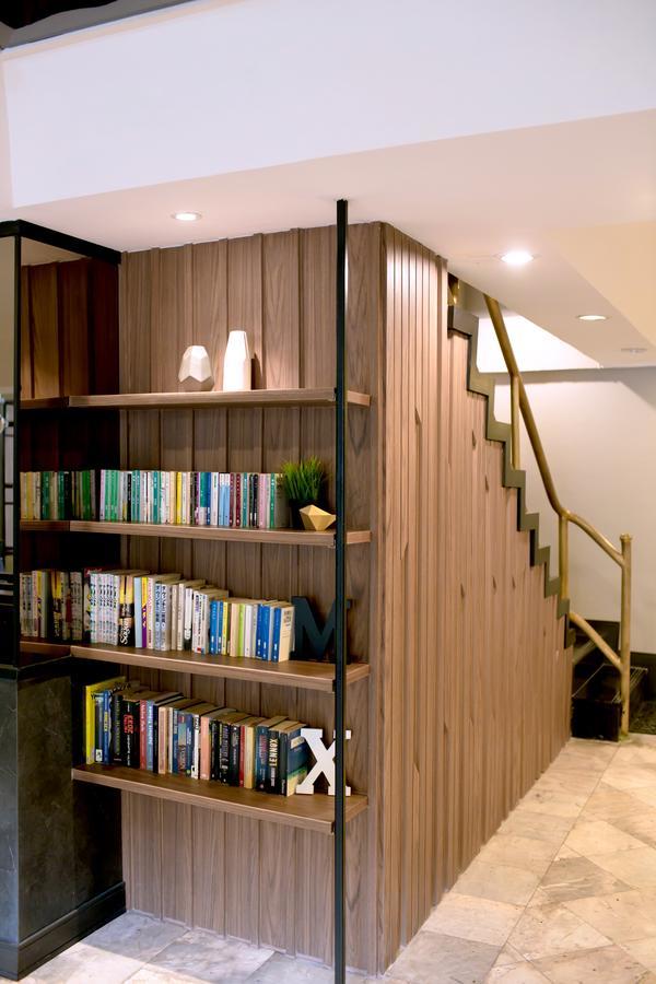 Khách sạn Maxim's 3*